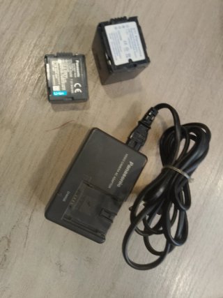 Videocámara Panasonic con funda y accesorios