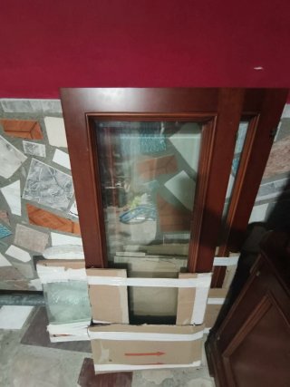 Mueble vitrina salón clásico madera