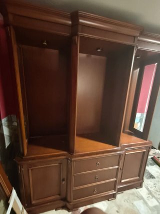 Mueble vitrina salón clásico madera