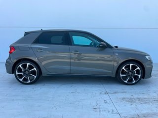 Audi A1 1.0 S_Tronic 116 cv. -Motor Av.- 22.990€