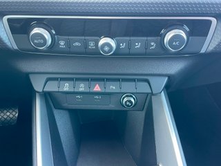 Audi A1 1.0 S_Tronic 116 cv. -Motor Av.- 22.990€