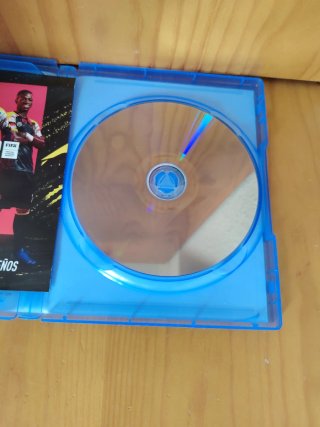 Lote 2 Videojuegos PS4/PS5: FC 24 y FIFA 20