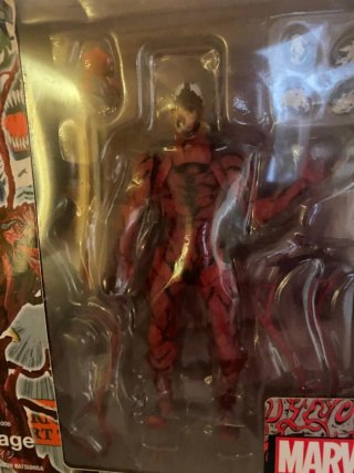 Muñeco Carnage Marvel Revoltech Yamaguchi