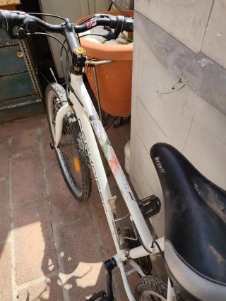 Bicicleta blanca Rockrider