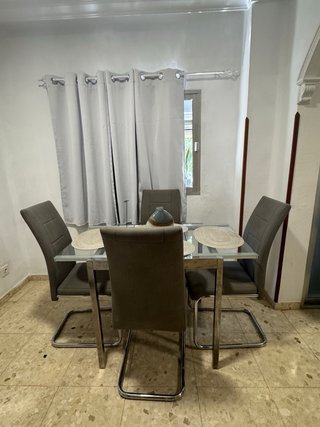 Mesa Comedor Cristal Extensible + 4 Sillas