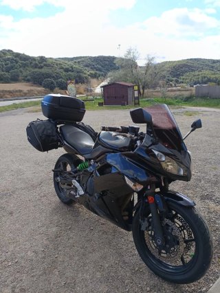 Kawasaki ER6F Negra