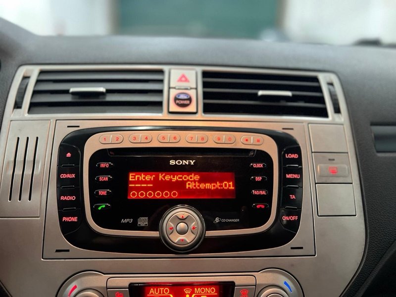 Ford Kuga 2.0 TDCi Titanium 4WD 2009, foto 19