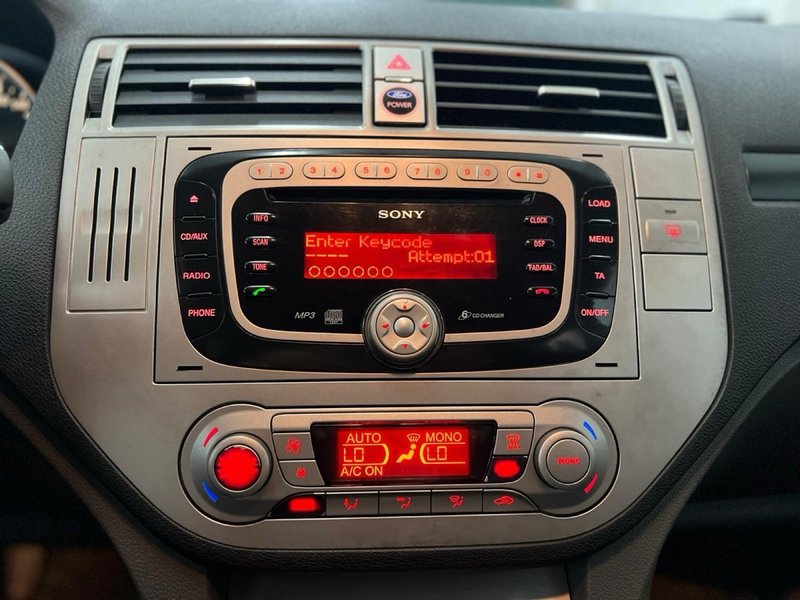 Ford Kuga 2.0 TDCi Titanium 4WD 2009, foto 20