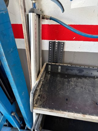 Estantería de trabajo para furgoneta