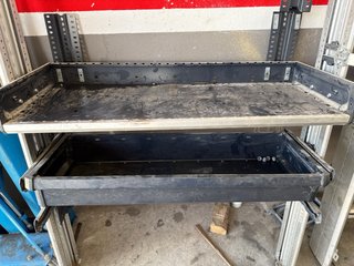 Estantería de trabajo para furgoneta