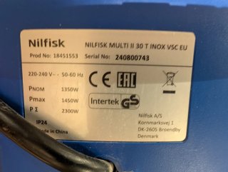 Aspiradora Nilfisk 1.400 W . 30 L.  Industrial