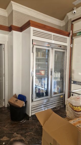 Nevera expositora refrigerada