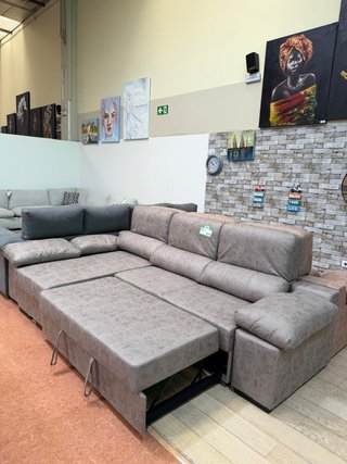 Sofá chaise longue con cama y arcón