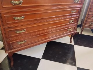 Cómoda antigua con espejo de madera y mármol