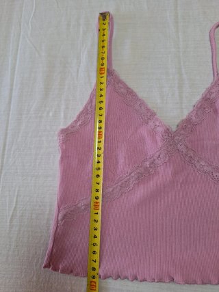 Top lencero rosa con encaje Pull&Bear talla M