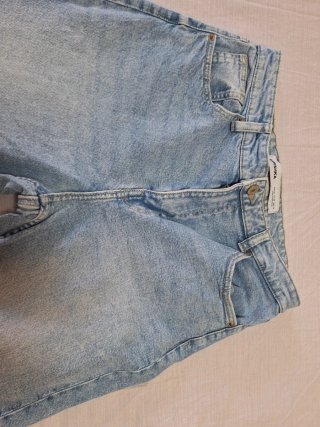 Vaqueros anchos vaqueros mujer Bershka talla 40