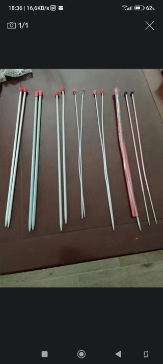 Agujas de tejer de metal con tapas