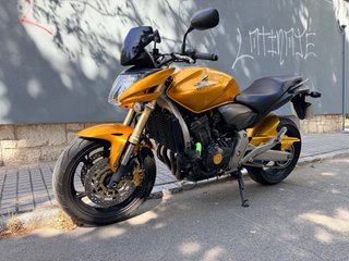 Honda CB600F Hornet Dorada