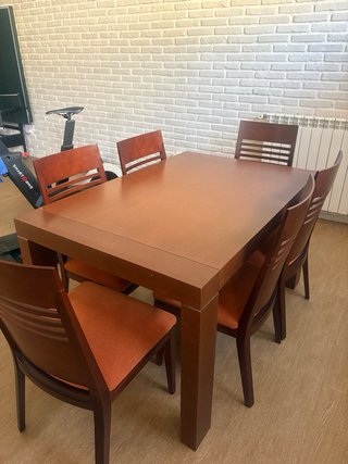 Mesa Comedor Extensible Madera y Tapizado Naranja