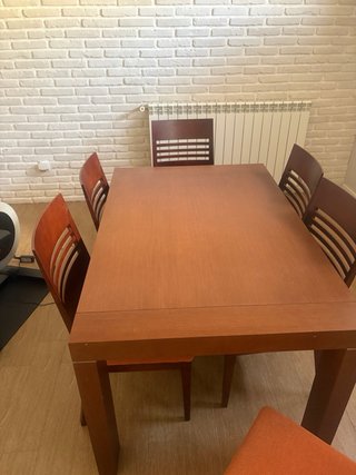Mesa Comedor Extensible Madera y Tapizado Naranja