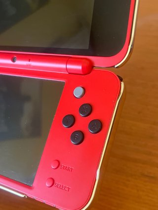 NEW NINTENDO 2Ds XL EDICIÓN POKÉBALL