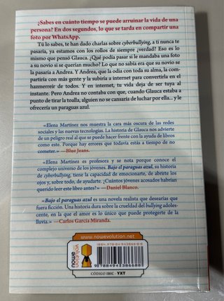 Bajo el paraguas azul
