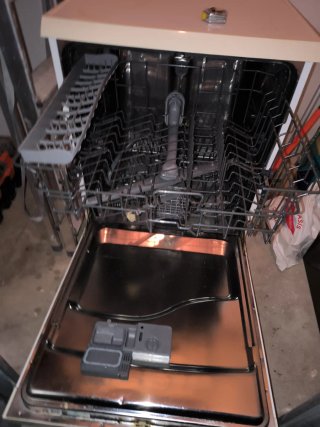 Lavavajillas Haier Funciona perfectamente.