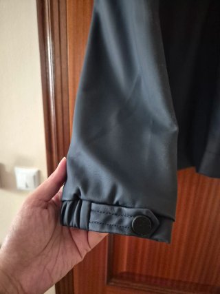 Zara impermeable Azul Marino con Capucha