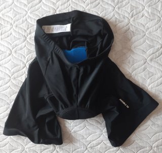 Maillot ciclismo negro con badana