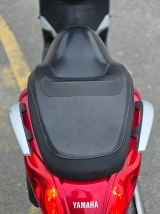 Yamaha XMAX 250 Maxi Scooter Roja