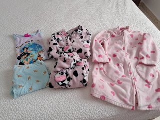 Pijamas niña Disney y bata