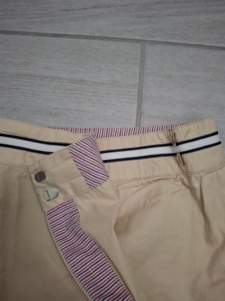 Gonna beige con dettagli a righe