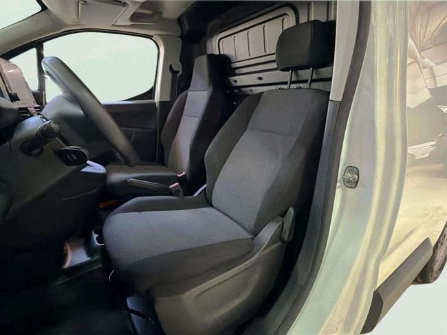 Peugeot Partner 2022, foto 10