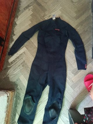 Traje de neopreno negro talla m