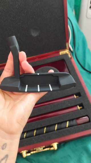 Maletín de golf con accesorios