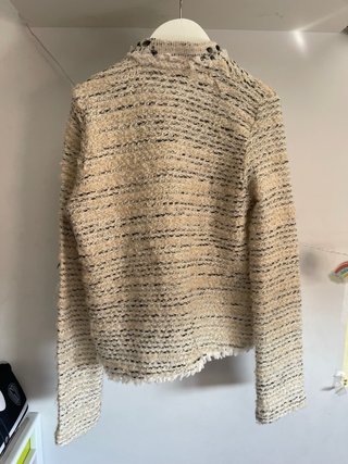 Chaqueta de vestir con piedras en cuello