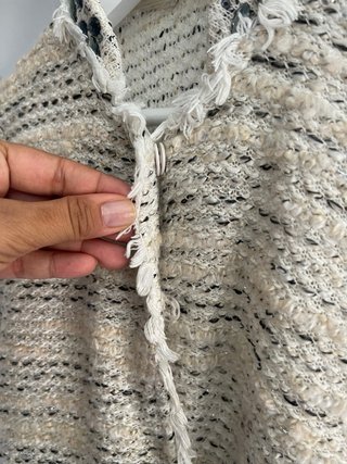 Chaqueta de vestir con piedras en cuello