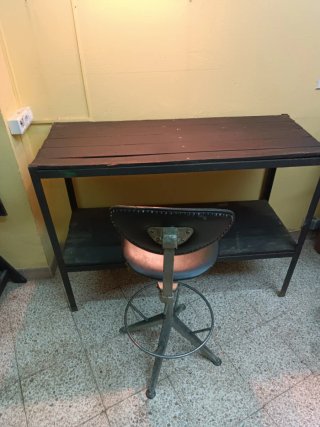 Mesa sella industrial madera y metal