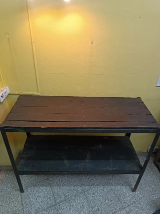 Mesa sella industrial madera y metal