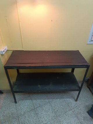 Mesa sella industrial madera y metal