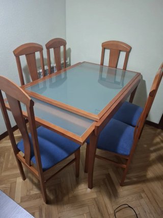 Mesa de comedor con 6 sillas