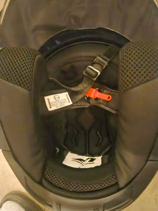 Casco de moto negro