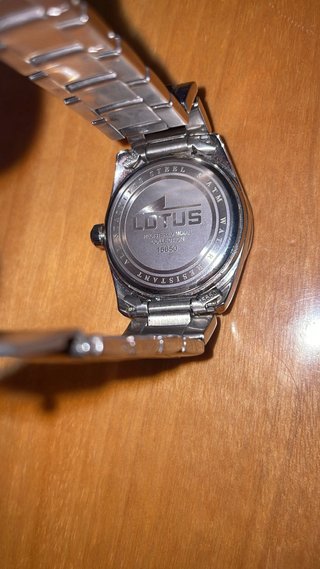 Reloj Lotus Negro y Plateado