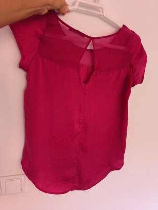 2 Camisas sin manga Shein una granate la otra rosa