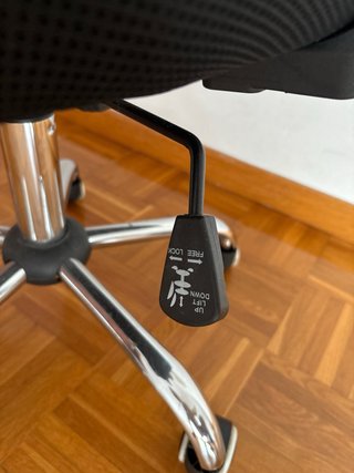 Silla de oficina ergonómica en perfecto estado
