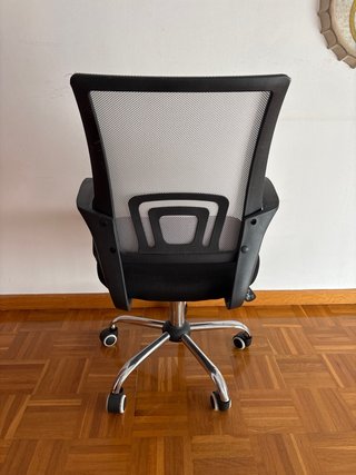 Silla de oficina ergonómica en perfecto estado