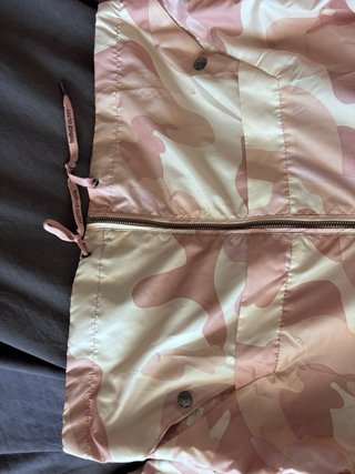 Chaqueta Bershka Camuflaje Rosa Beige