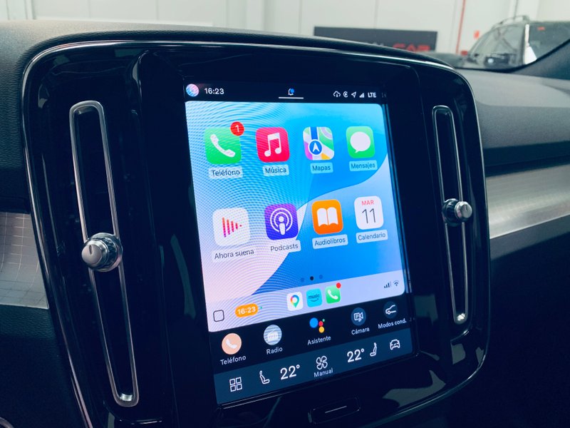 Volvo XC40 2022, foto 14
