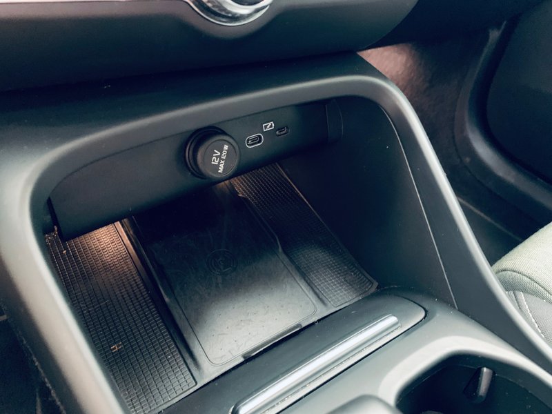 Volvo XC40 2022, foto 28