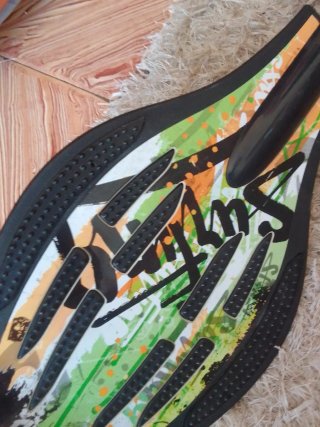 Patinete de dos ruedas.